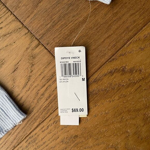 Willow Drive Dip Dye Tie Hem Too in Navy Blue - Picture 3 of 5